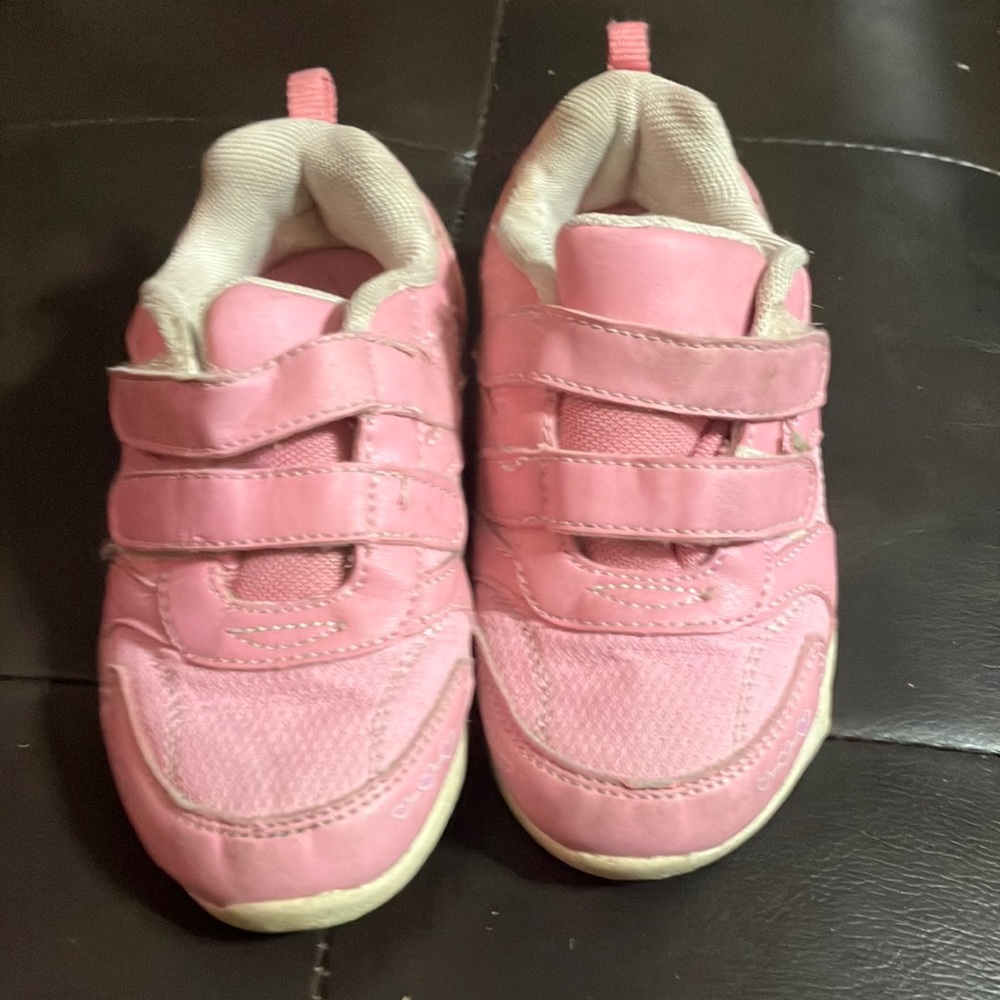 Girls Smart fit shoes size 9 1/2